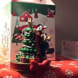 Disney goofy stocking holder